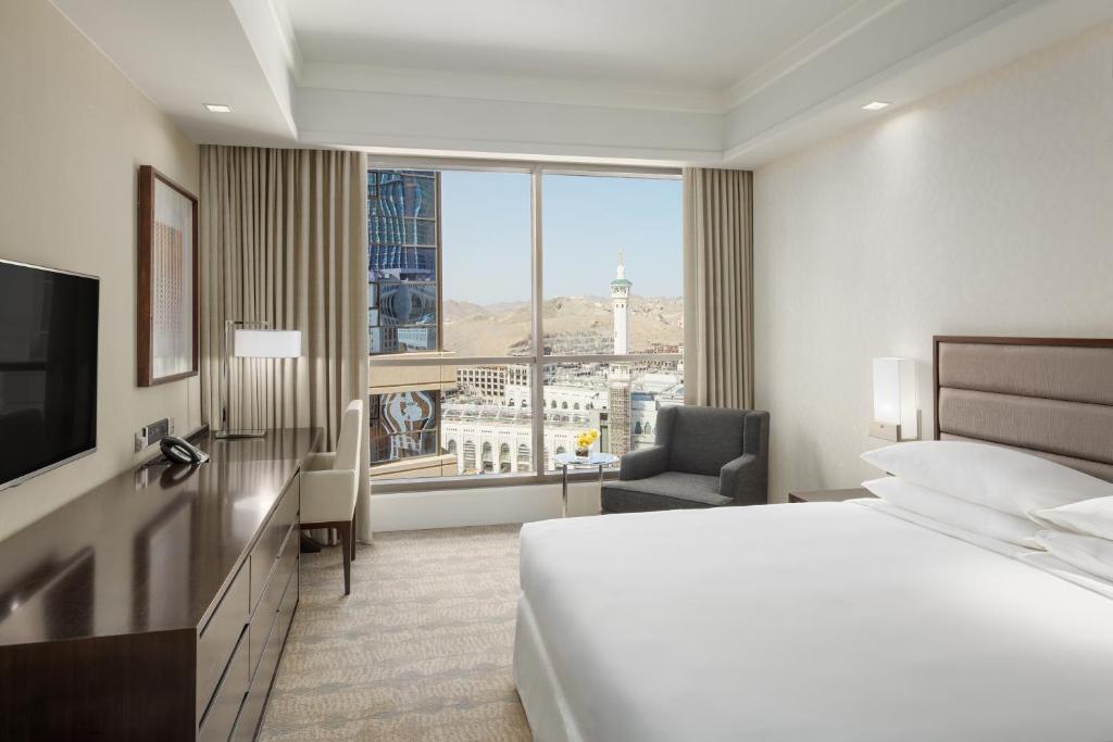 King Room with View – Club Access