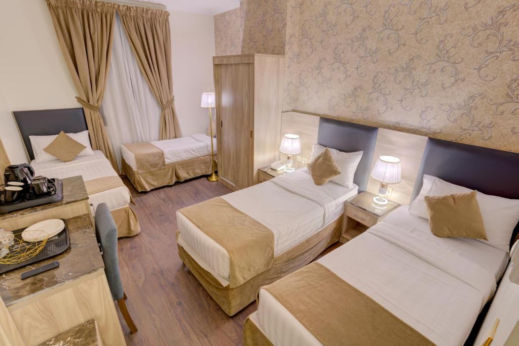 Triple room