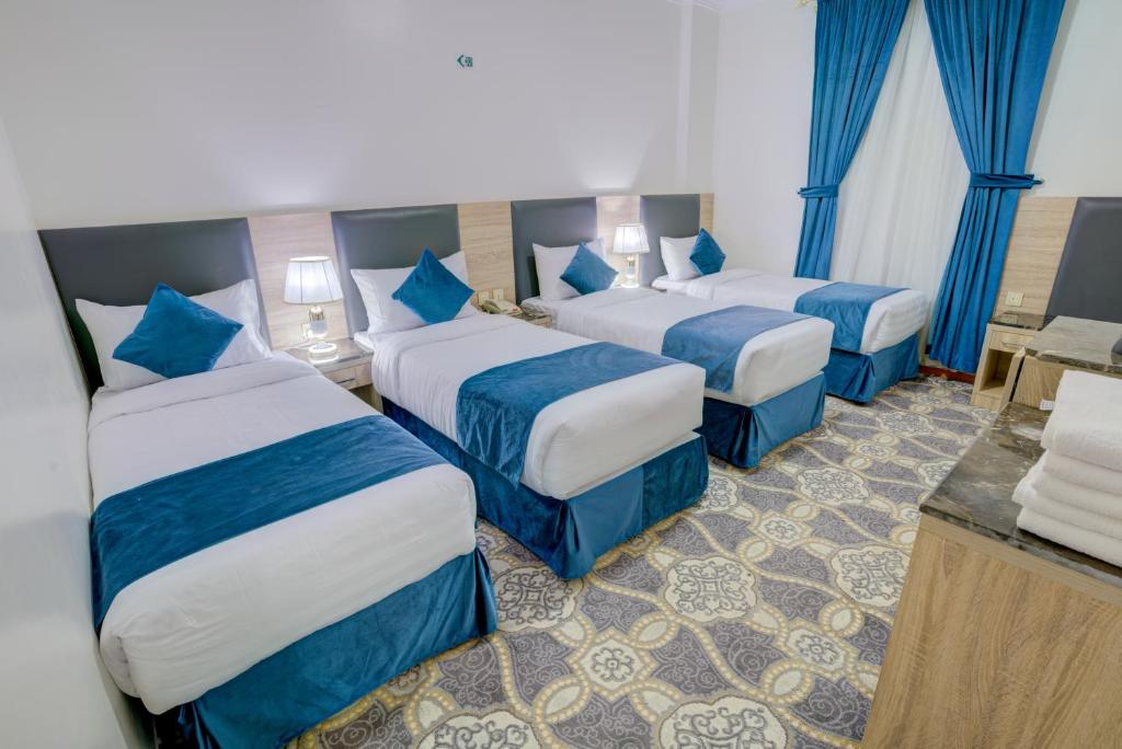 Triple room